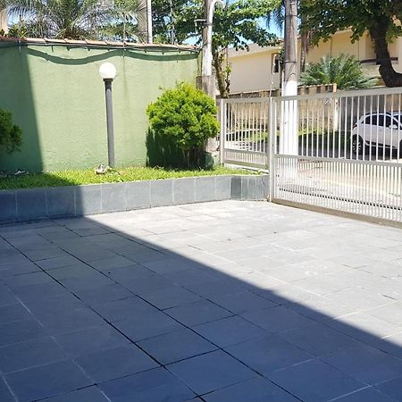 Apartamento A Uma Quadra Da Praia 과루자 외부 사진