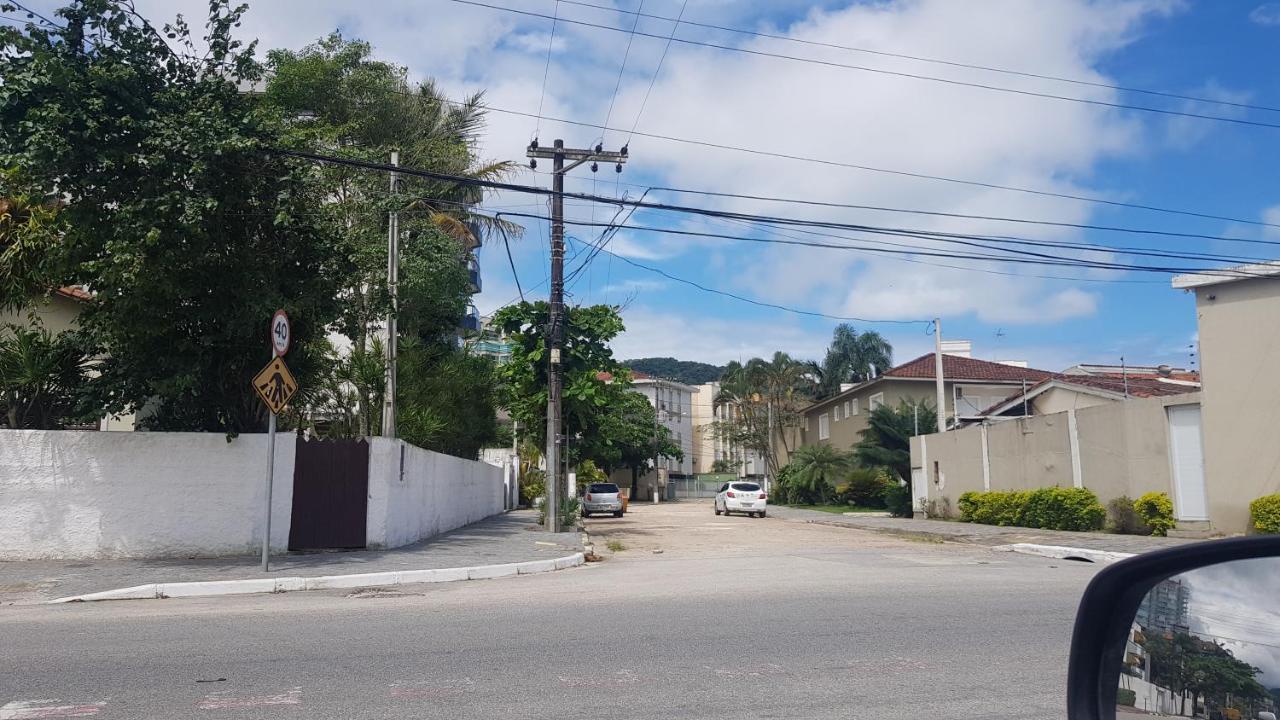 Apartamento A Uma Quadra Da Praia 과루자 외부 사진